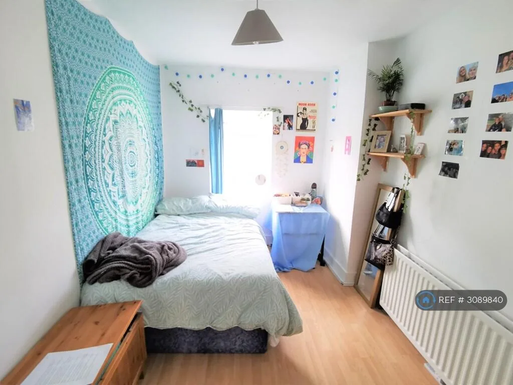 5 bedroom terraced house for rent