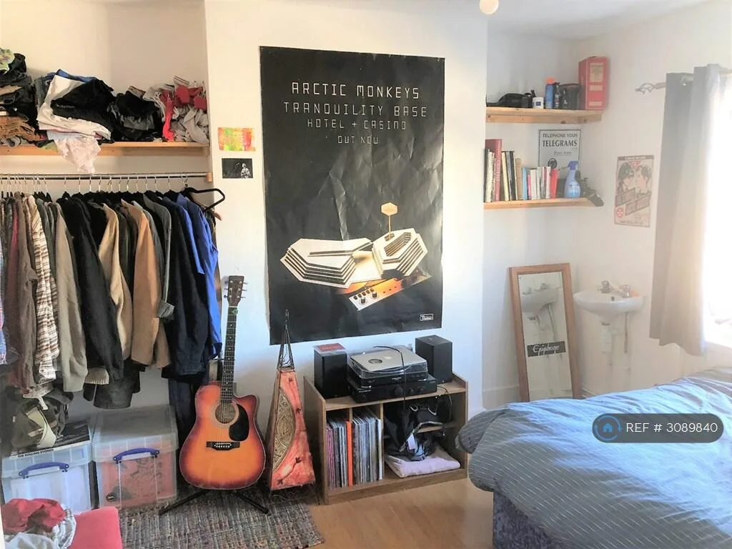 5 bedroom terraced house for rent