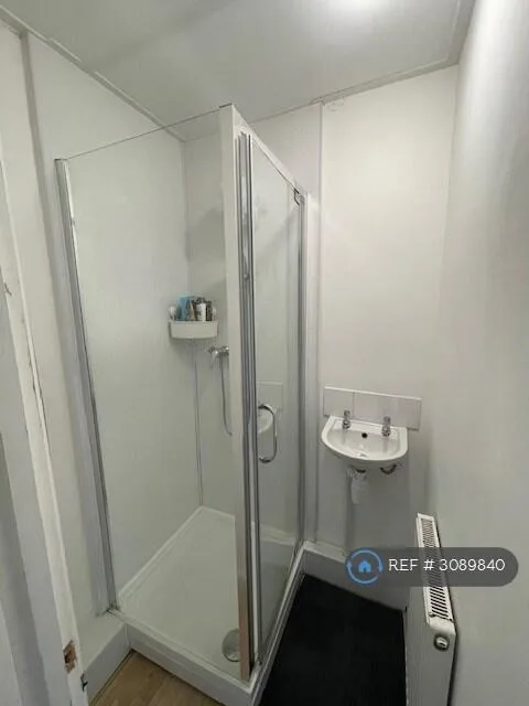 5 bedroom terraced house for rent