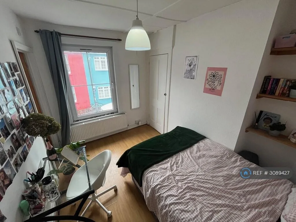 5 bedroom terraced house for rent