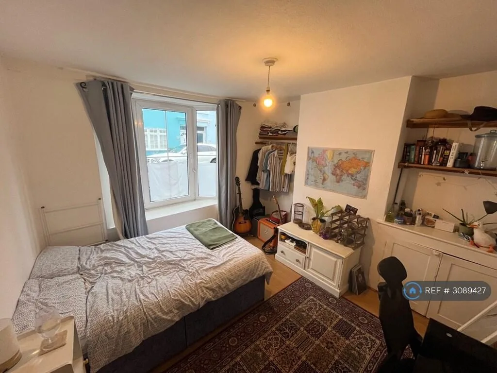 5 bedroom terraced house for rent
