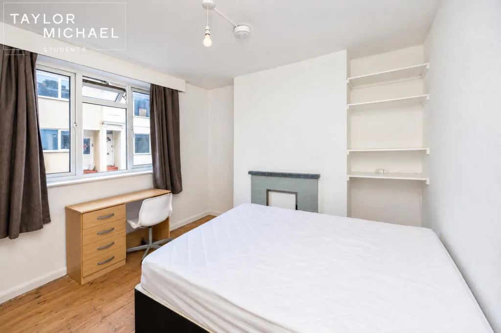 5 bedroom terraced house for rent