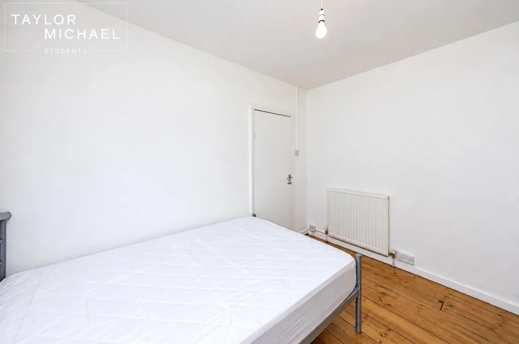 5 bedroom terraced house for rent
