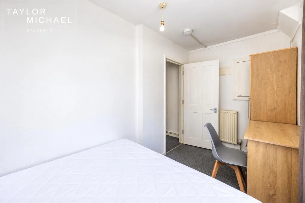 5 bedroom terraced house for rent