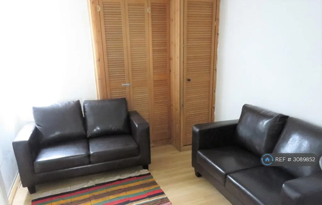5 bedroom terraced house for rent