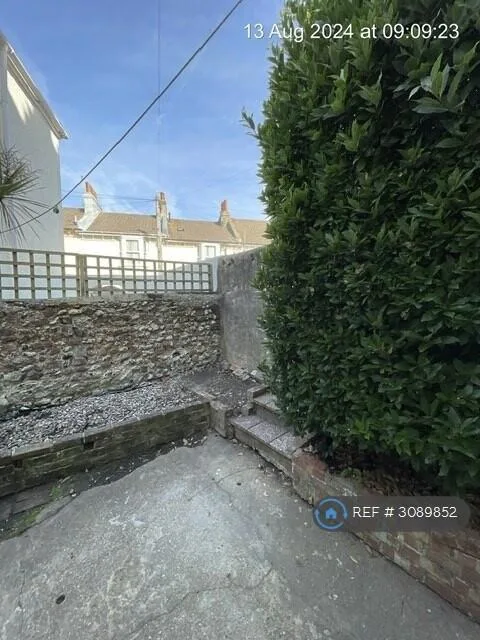 5 bedroom terraced house for rent
