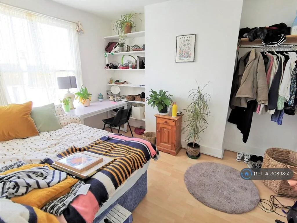 5 bedroom terraced house for rent