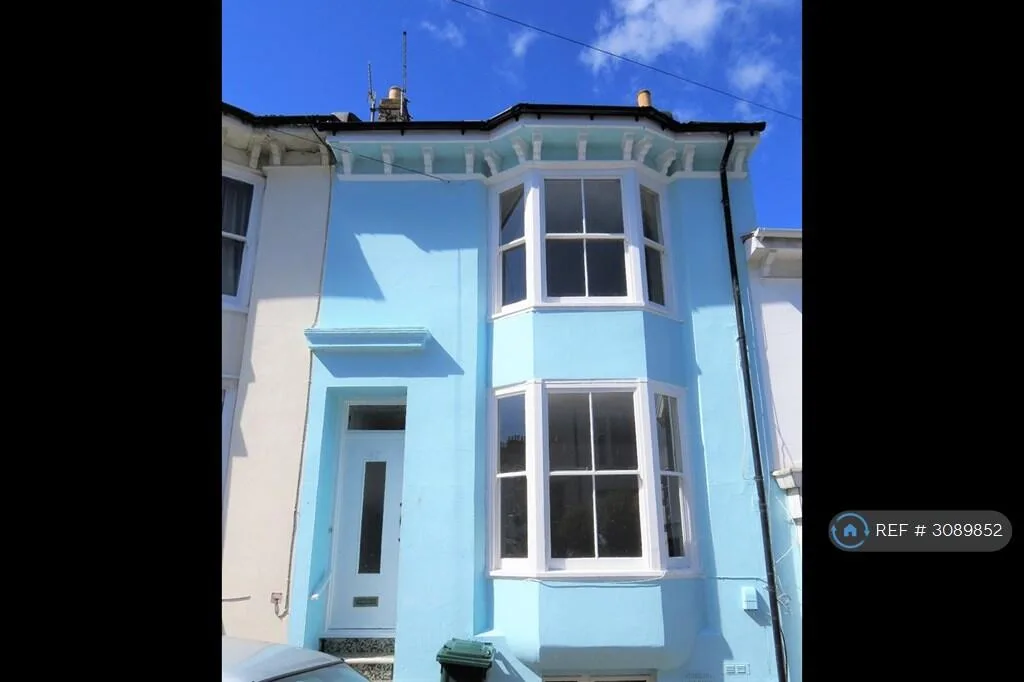 5 bedroom terraced house for rent