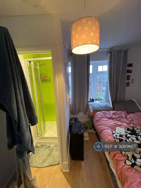 5 bedroom terraced house for rent