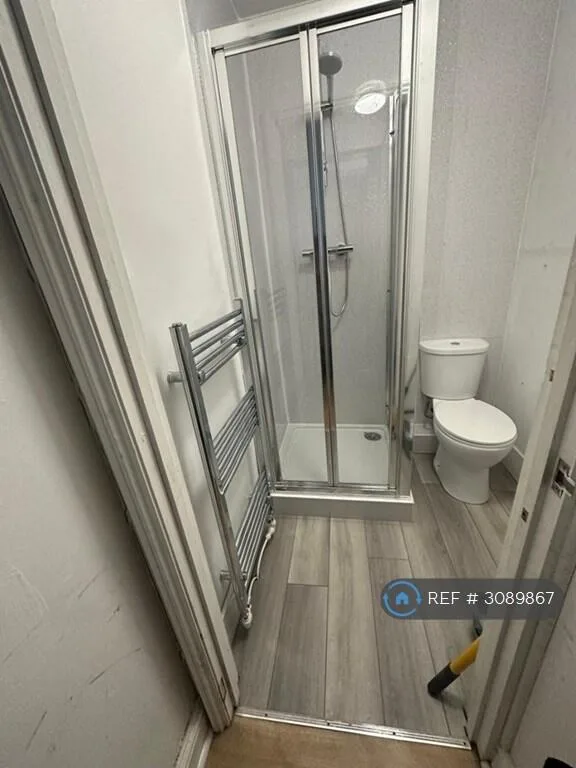 5 bedroom terraced house for rent