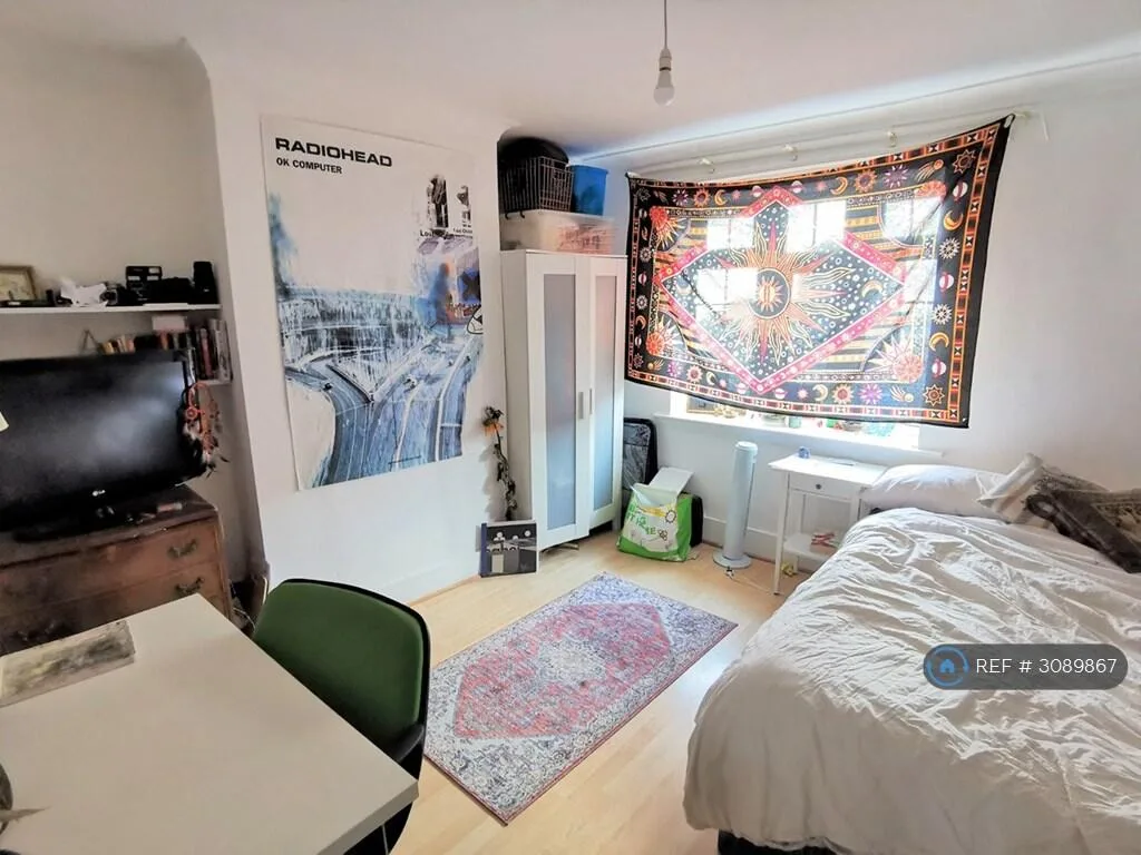 5 bedroom terraced house for rent