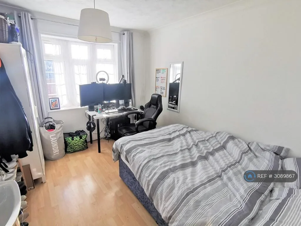 5 bedroom terraced house for rent