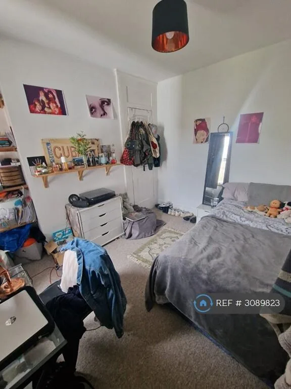 5 bedroom terraced house for rent