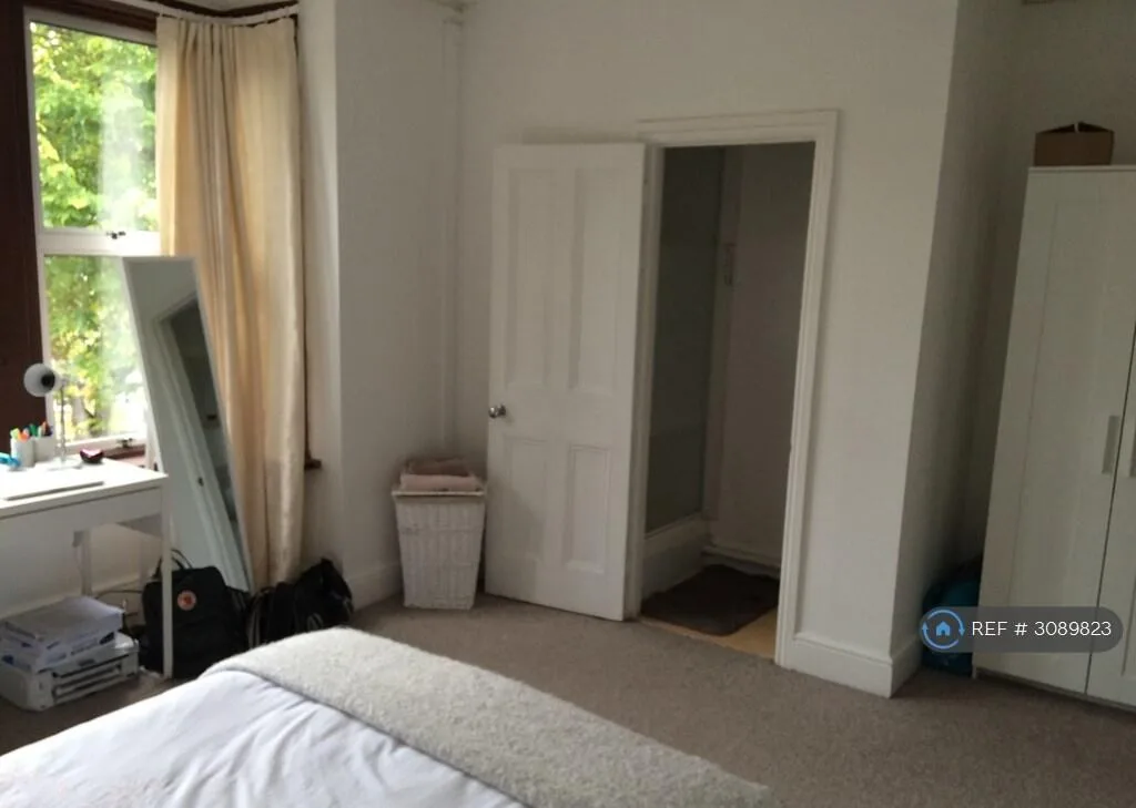 5 bedroom terraced house for rent