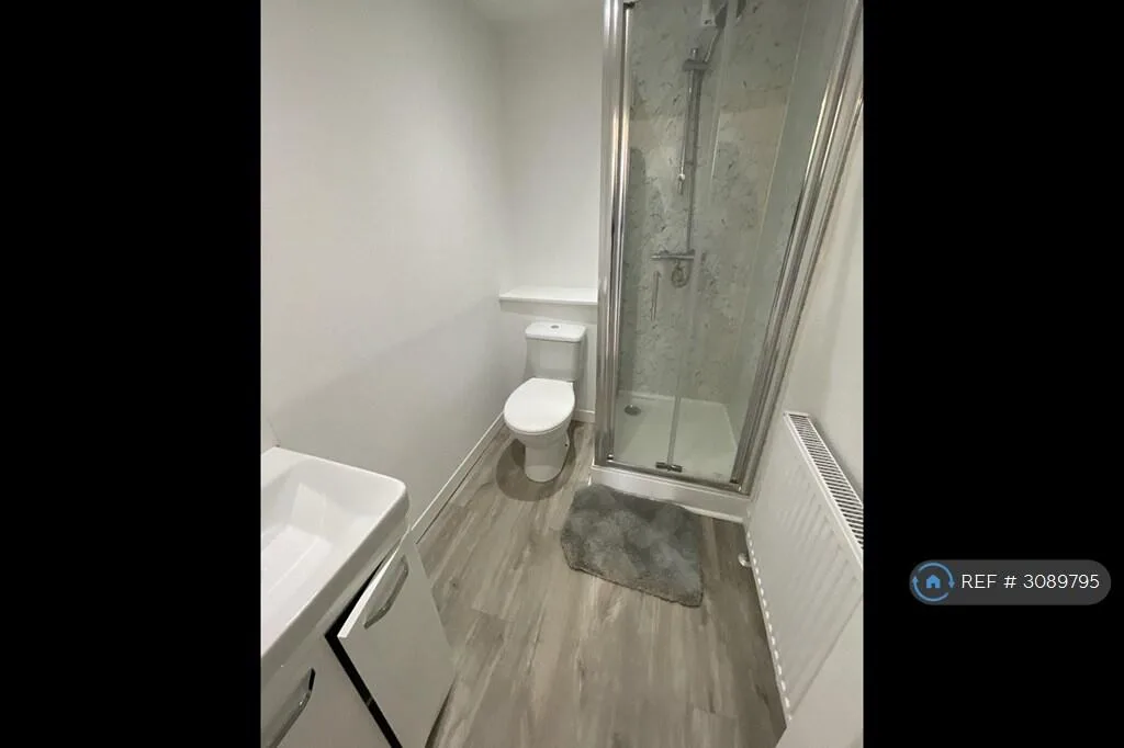5 bedroom terraced house for rent