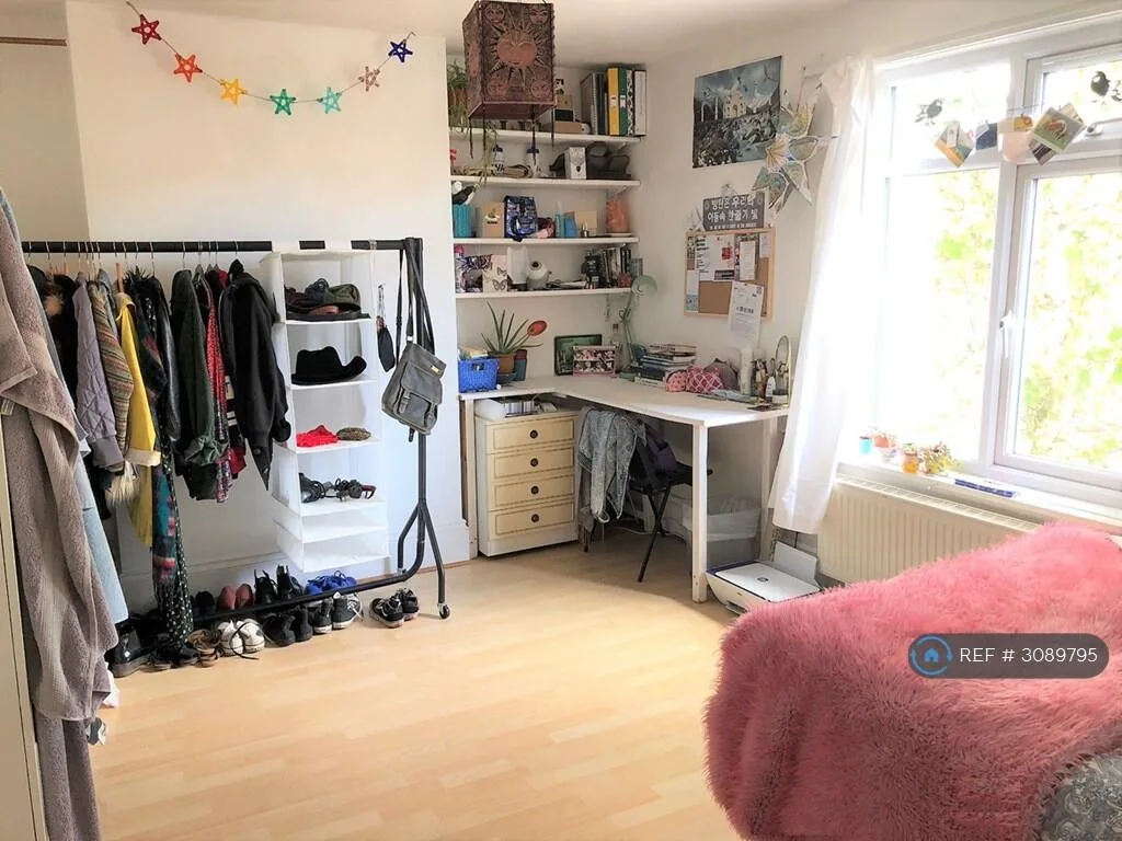 5 bedroom terraced house for rent