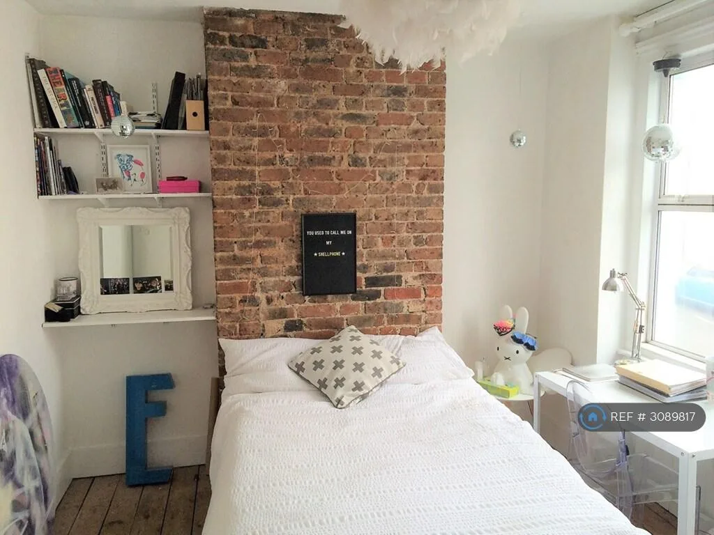 5 bedroom terraced house for rent
