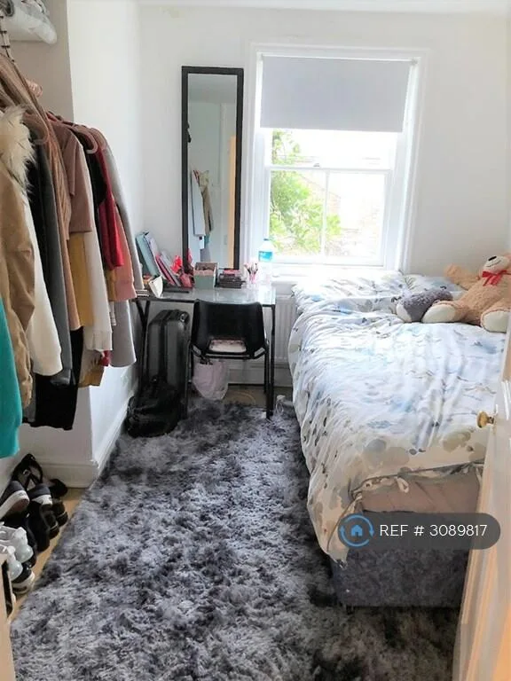 5 bedroom terraced house for rent
