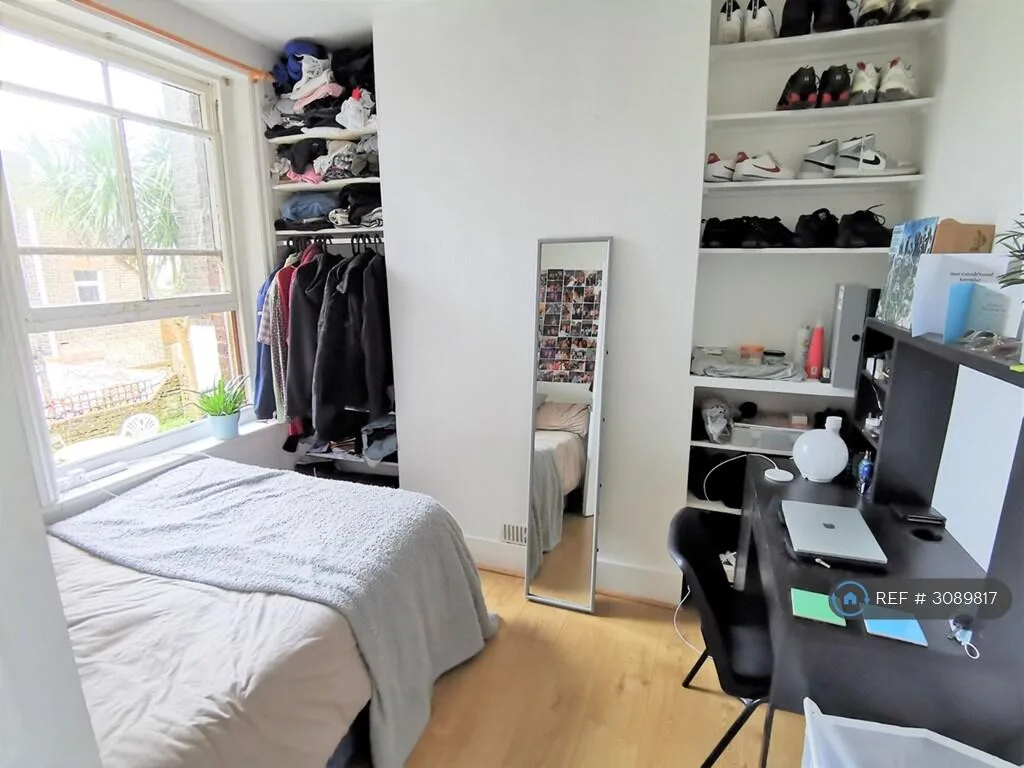 5 bedroom terraced house for rent