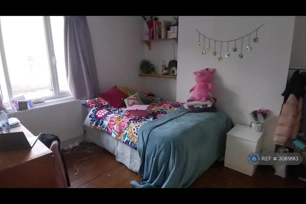 5 bedroom terraced house for rent