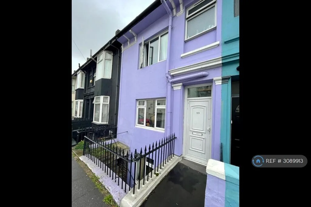 5 bedroom terraced house for rent