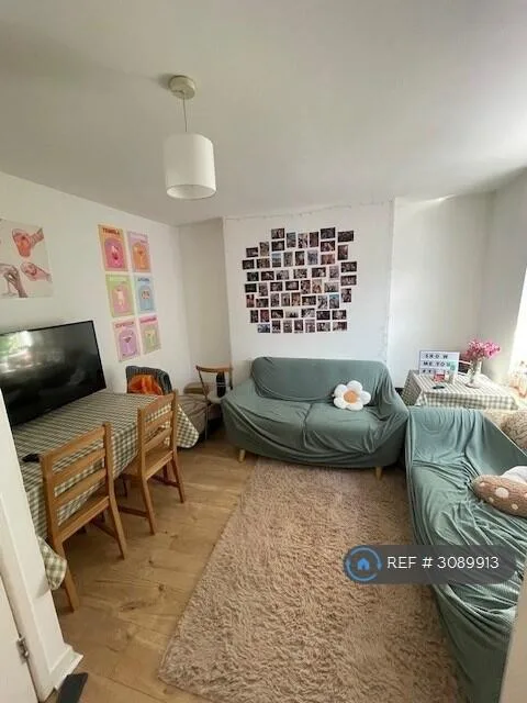 5 bedroom terraced house for rent