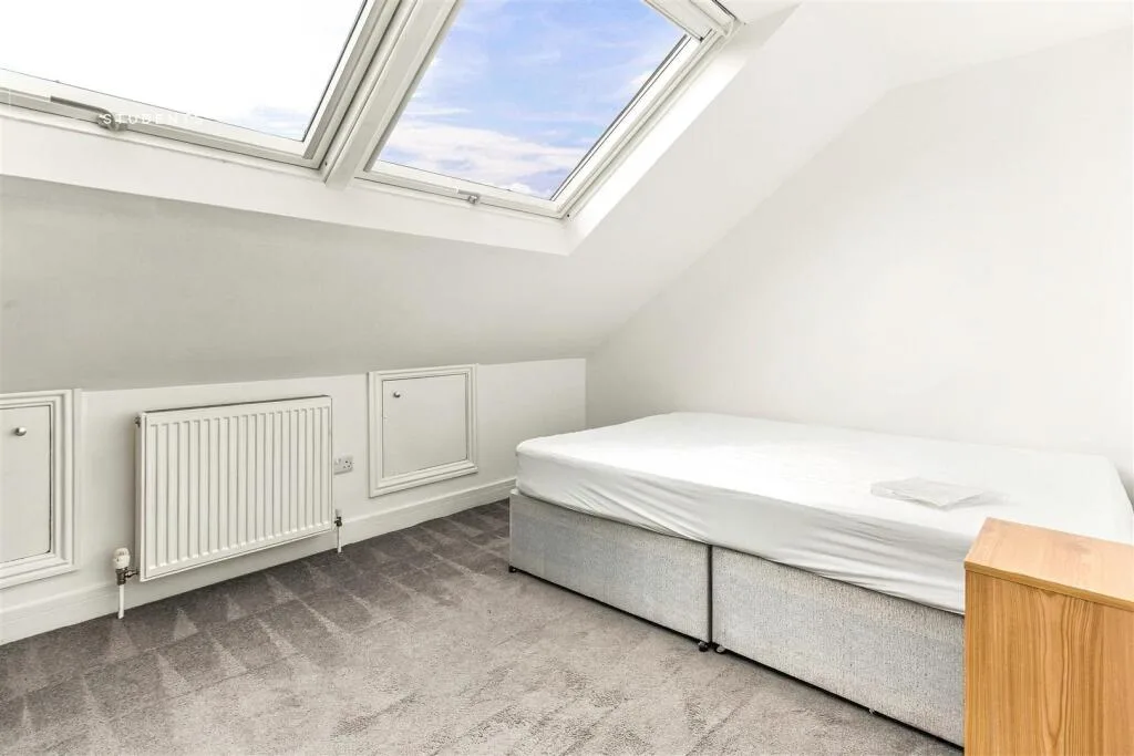 6 bedroom terraced house for rent