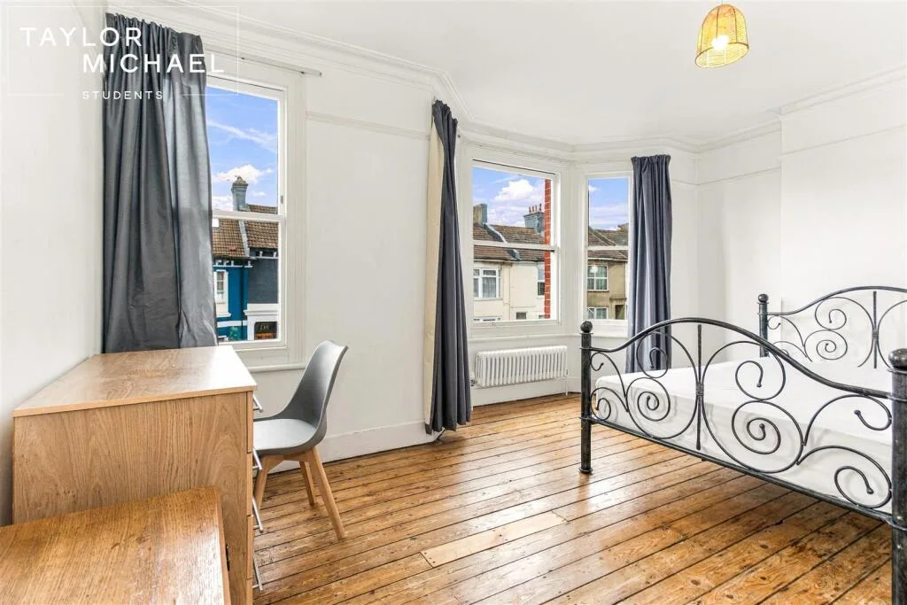 6 bedroom terraced house for rent