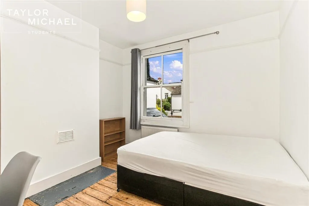 6 bedroom terraced house for rent