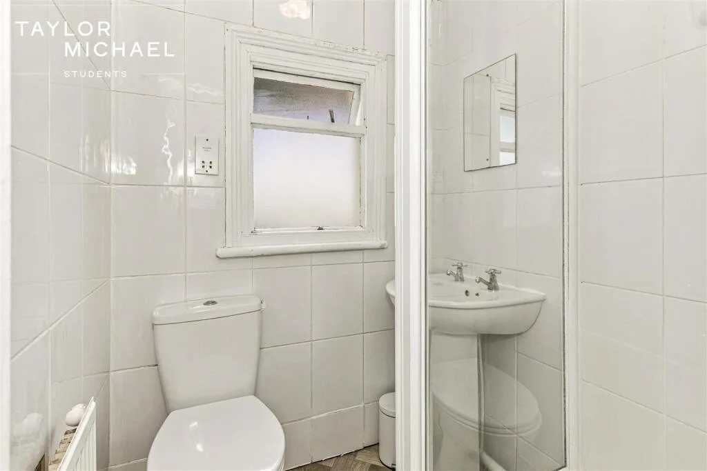 6 bedroom terraced house for rent