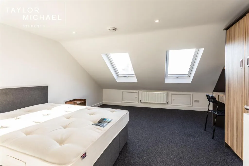 6 bedroom terraced house for rent