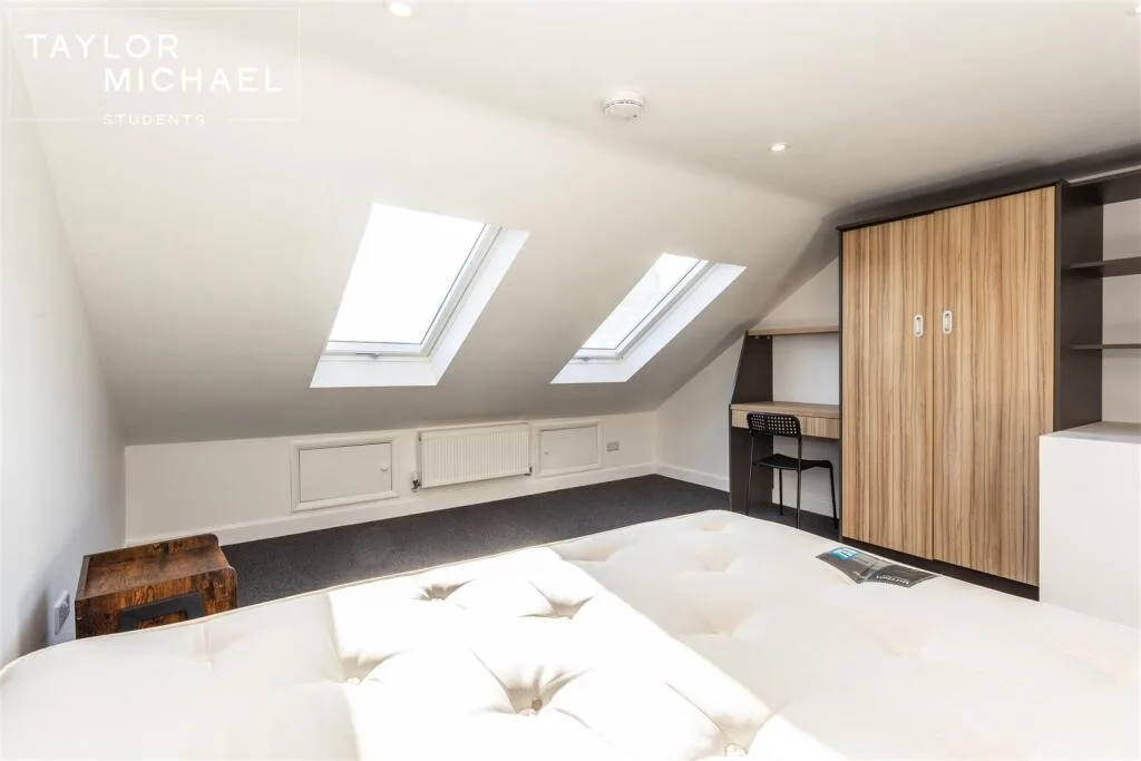 6 bedroom terraced house for rent