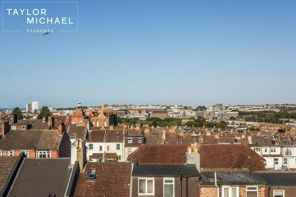 6 bedroom terraced house for rent