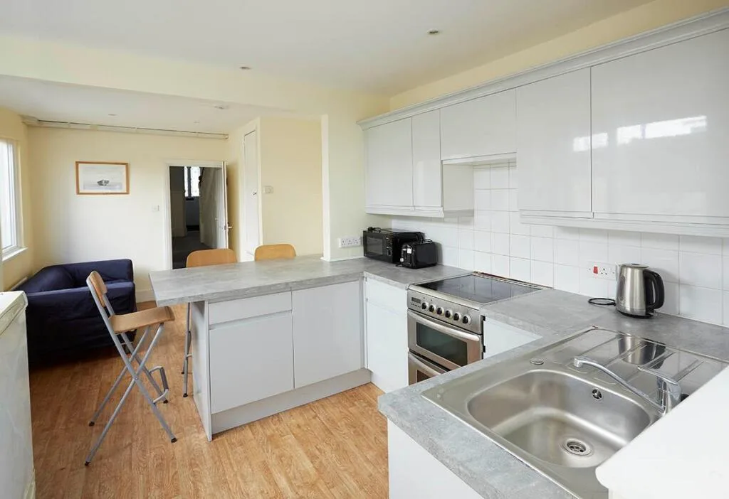 5 bedroom terraced house for rent
