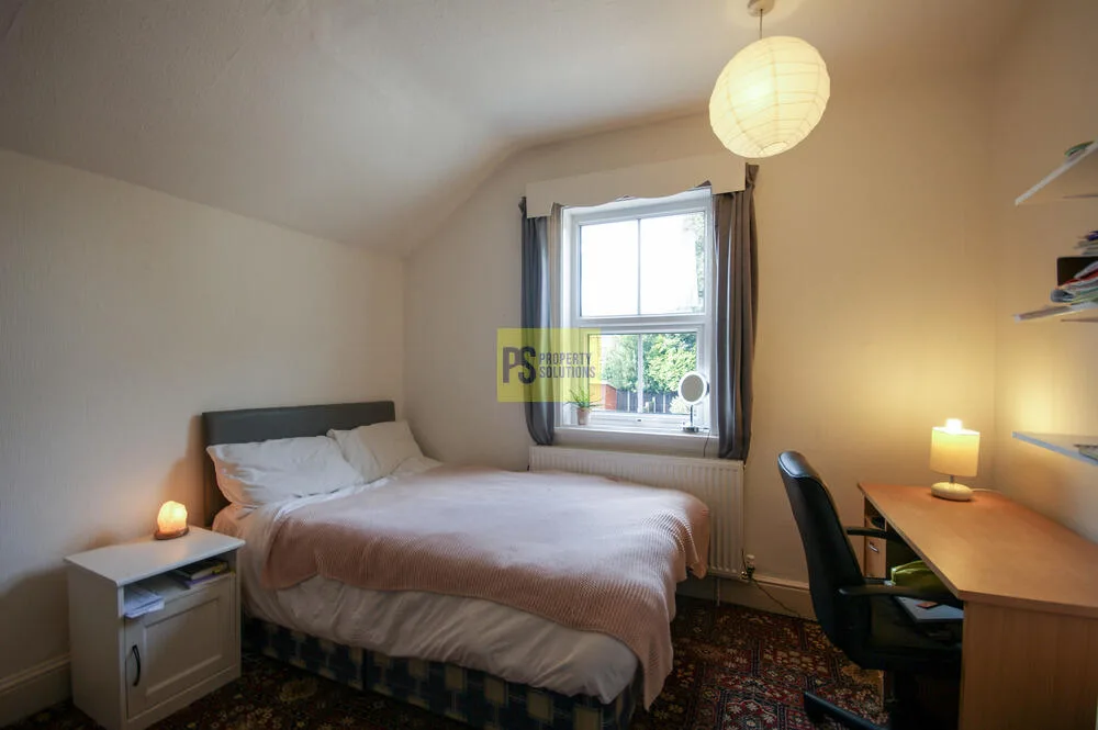 5 bedroom terraced house for rent