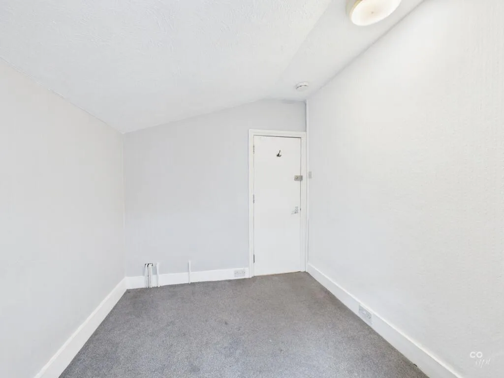5 bedroom terraced house for rent