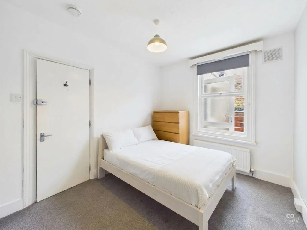 5 bedroom terraced house for rent