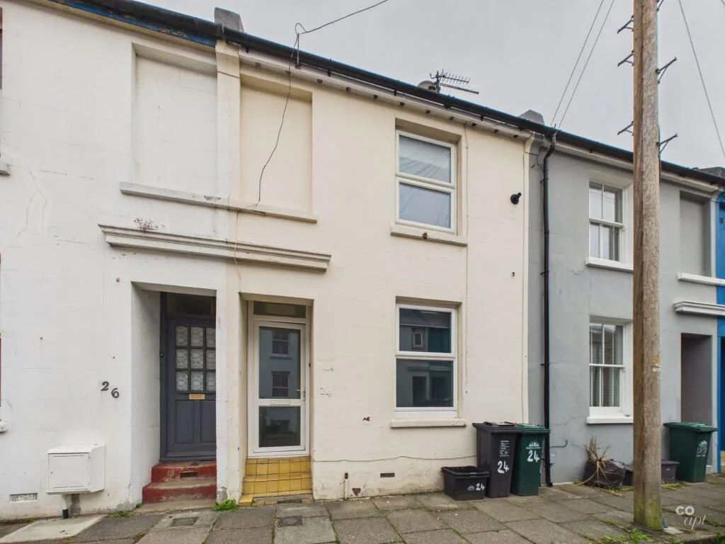 5 bedroom terraced house for rent