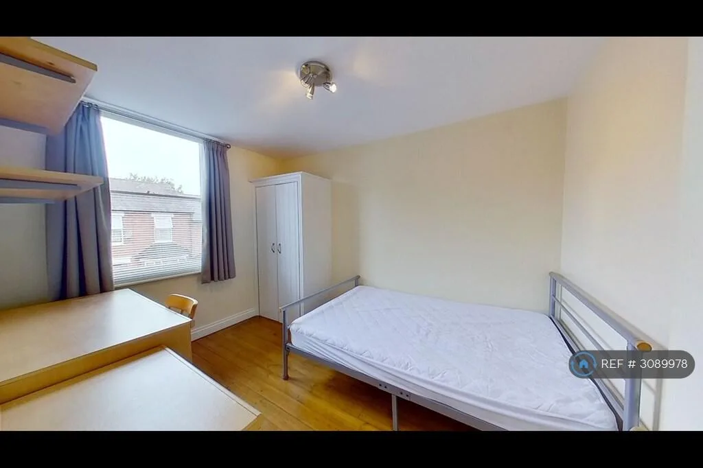 6 bedroom terraced house for rent