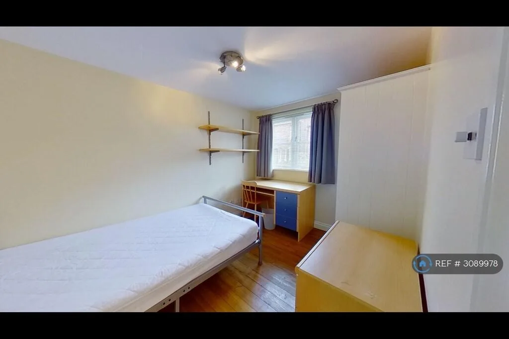 6 bedroom terraced house for rent
