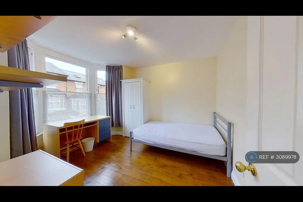 6 bedroom terraced house for rent
