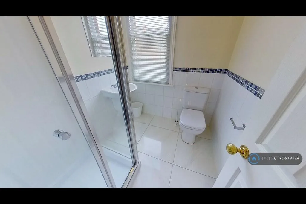 6 bedroom terraced house for rent