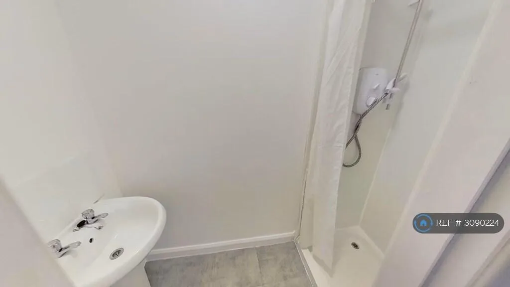 6 bedroom flat for rent