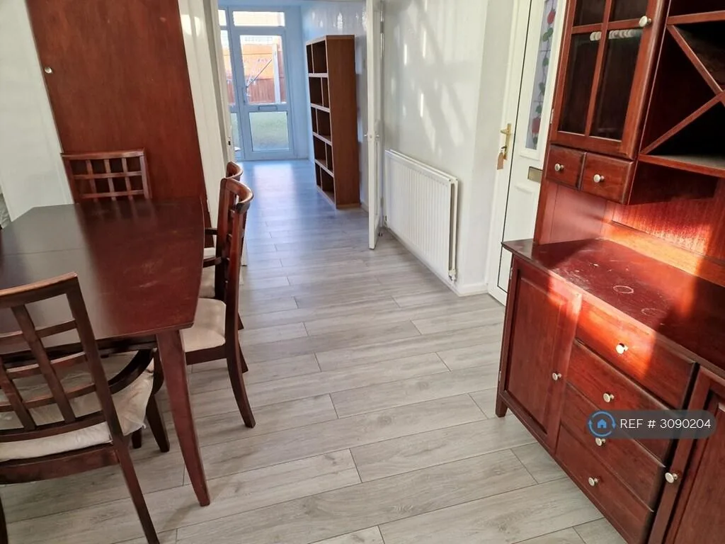 4 bedroom terraced house for rent