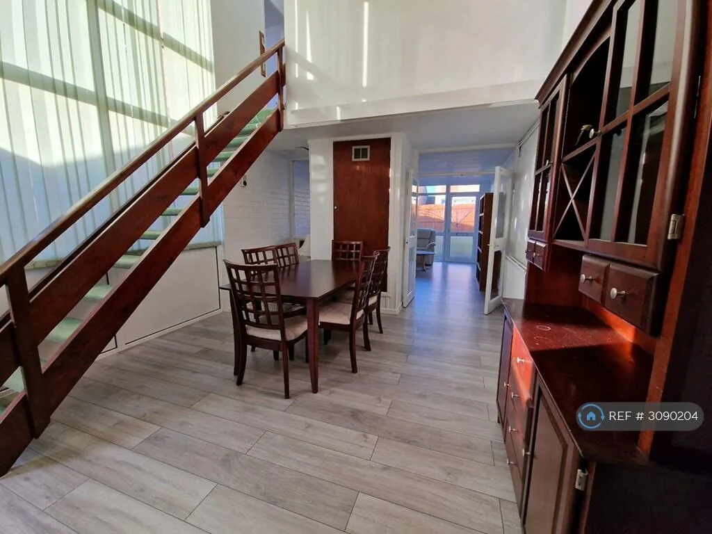 4 bedroom terraced house for rent