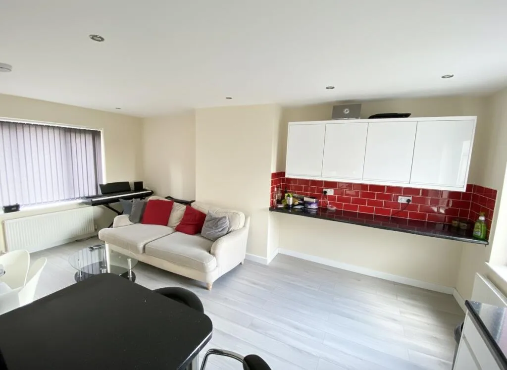 6 bedroom house for rent
