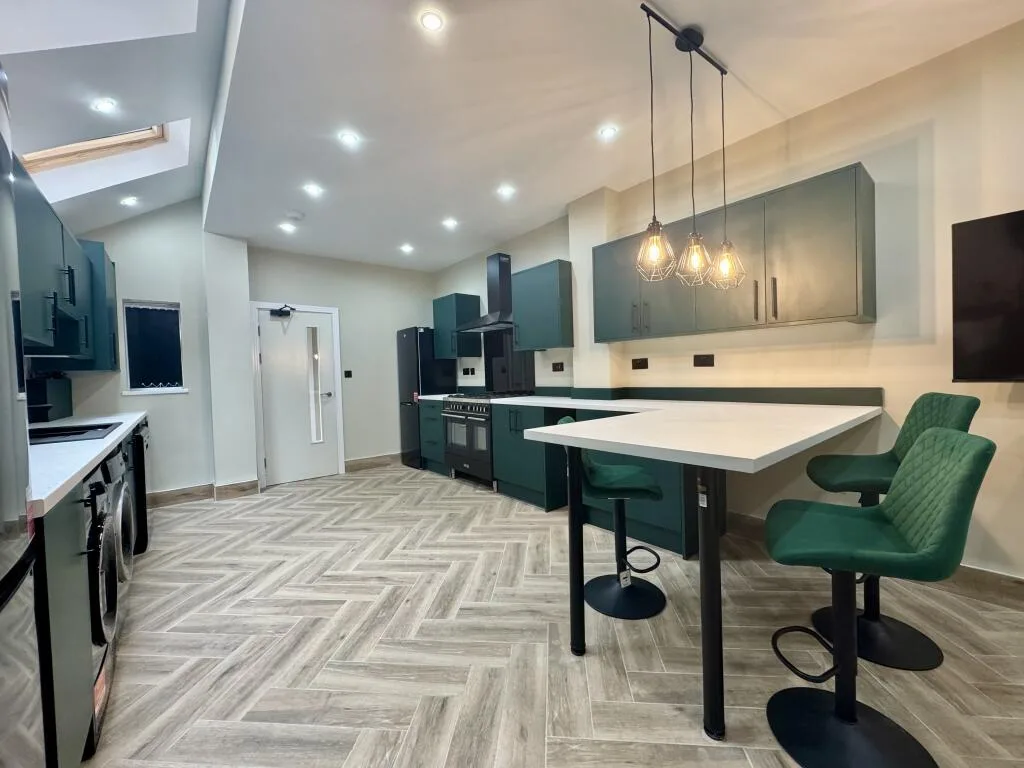 7 bedroom house for rent
