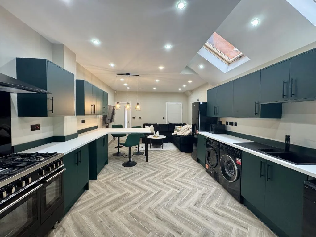 7 bedroom house for rent