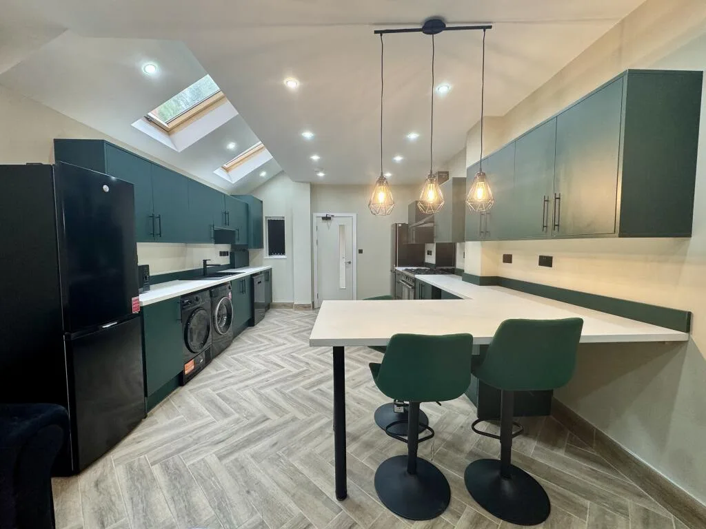 7 bedroom house for rent