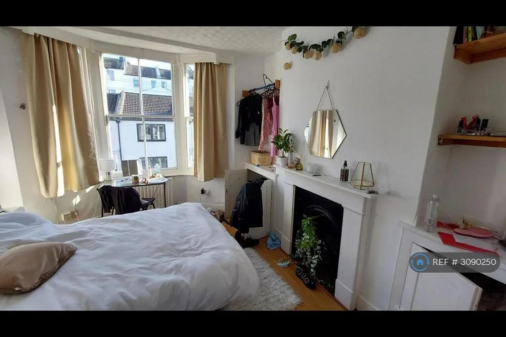 5 bedroom terraced house for rent